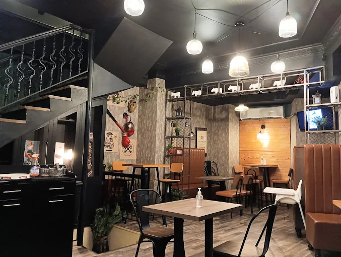 indoors - burger home ioannina