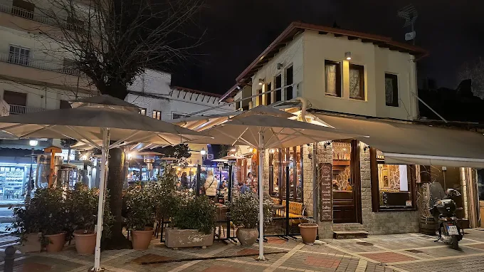 outdoors restuarant - mesovitiki folia ioannina