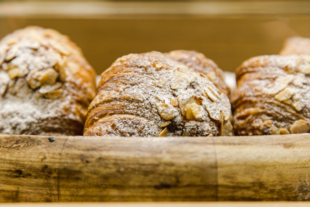 almond croissant - Senol