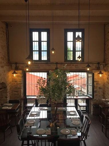 indoors il pazzo italian restaurant and pizzeria ioannina