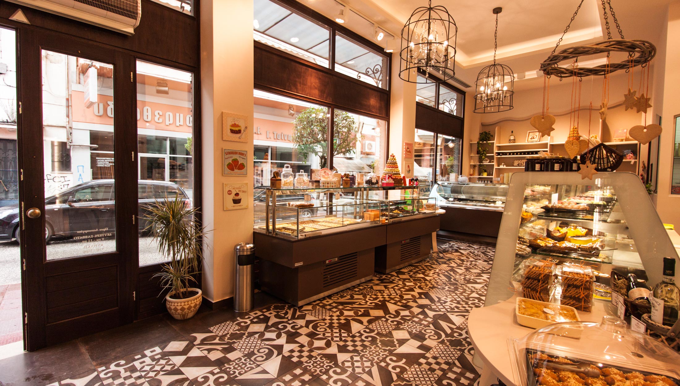 indoors - gateaux patisserie ioannina