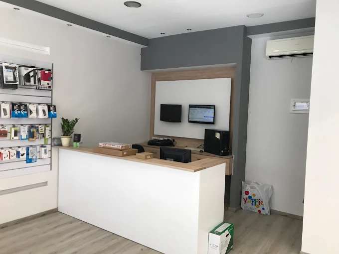 indoors - computer experts tech store serres