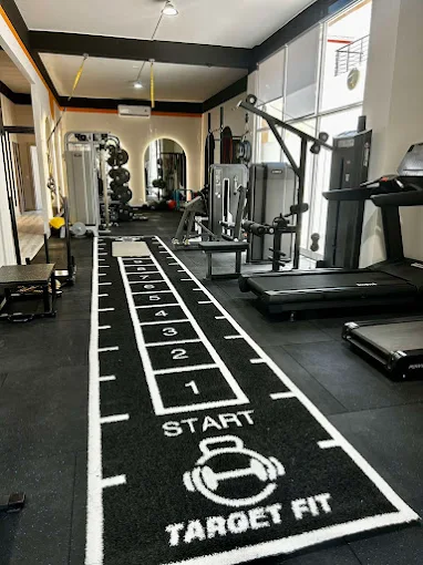 indoors  - target fit personal training serres