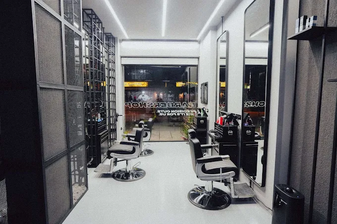 indoors - local bardershop serres