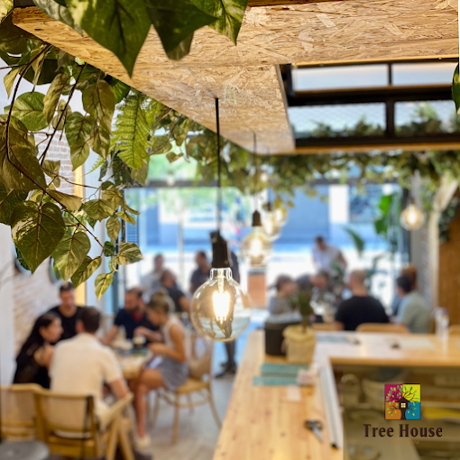 indoors  - tree house coffee cantine serres