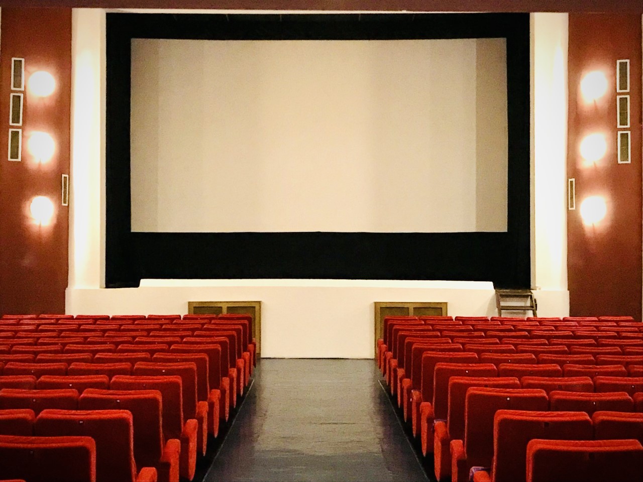 indoors - cine kronio serres