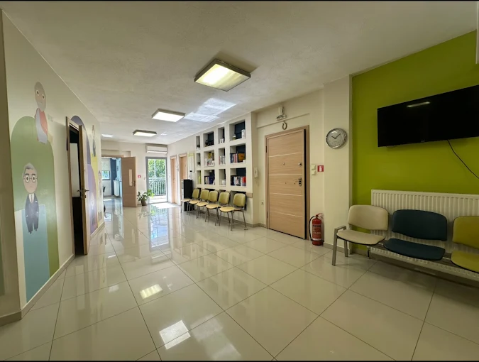 indoors - frontistirio prooptiki serres