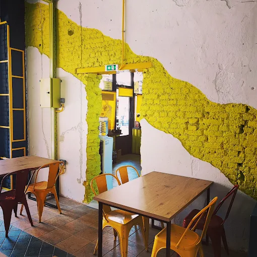 indoors - burgermaster serres