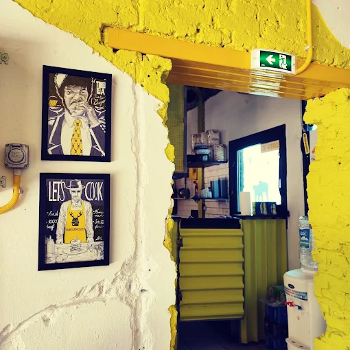 indoors decor  - burgermaster serres