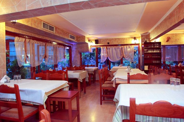 indoors - traditional tavern to kapilio tou kosti serres