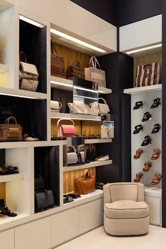 wome's shoes and bags - classico shoe store patra
