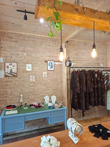 indoors  - retroca concept patra