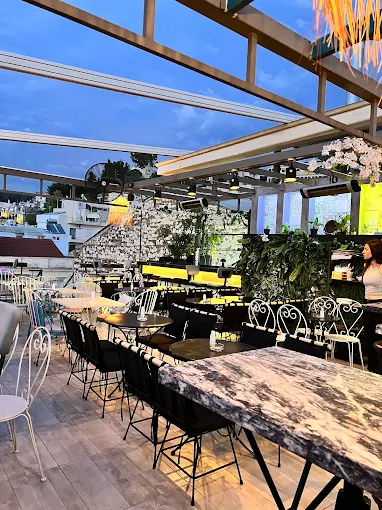 rooftop bar - tejado rooftop patra