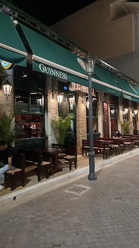 outdoors - beer bar q patra
