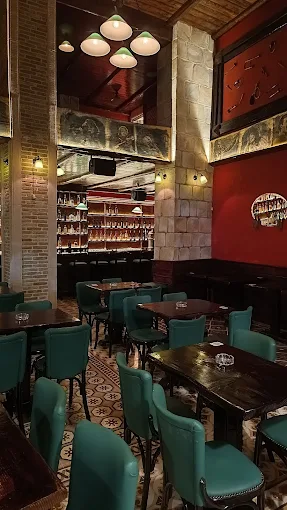 indoors - beer bar q patra