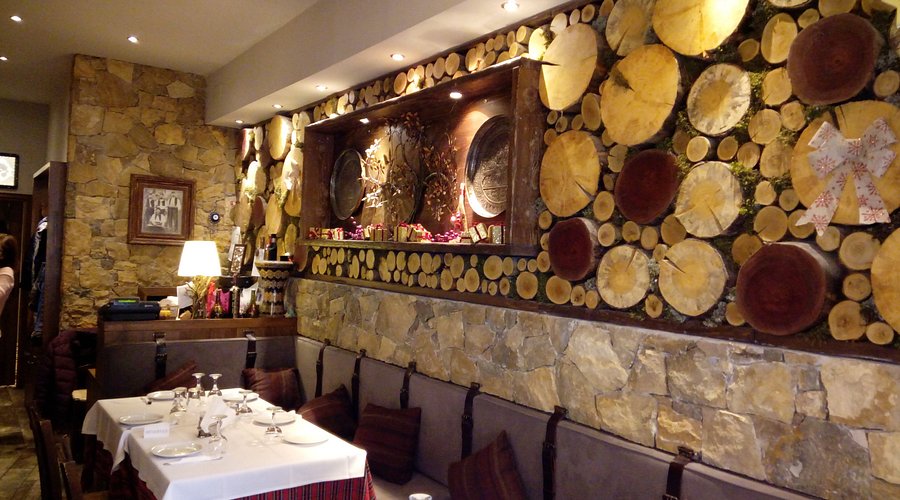 indoors restaurant - apirotan