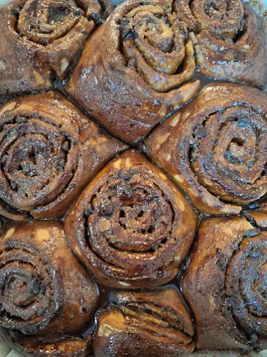vegeterian cinnamon rolls  - root the vegeterian project patra 