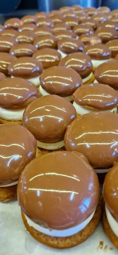 kok- mpirmpas patisserie patra