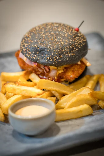 burger - rstr kitchen & pizza patra