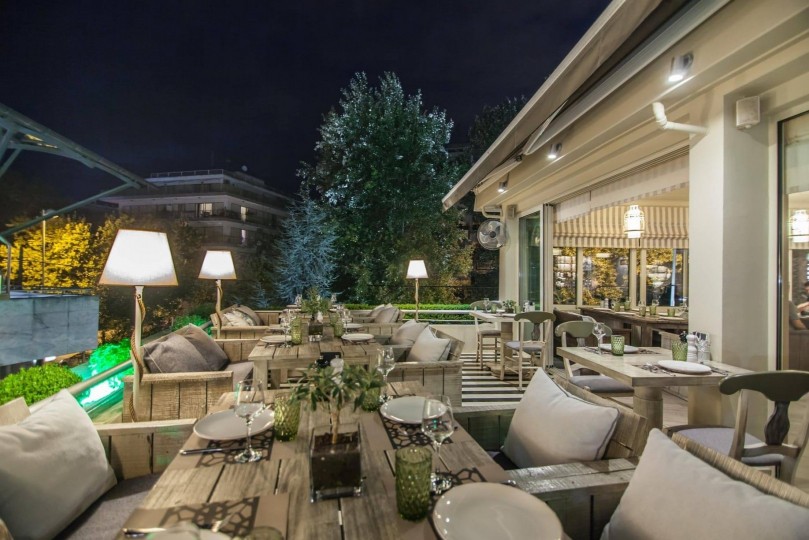 outdoors restaurant - maniotari