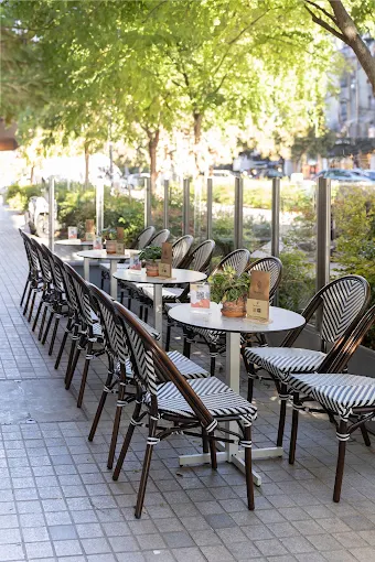 outdoors creperie - yum tree