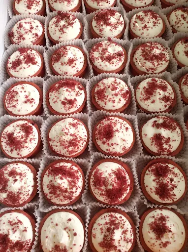 red velvet bites - zoomserie patisserie kastoria