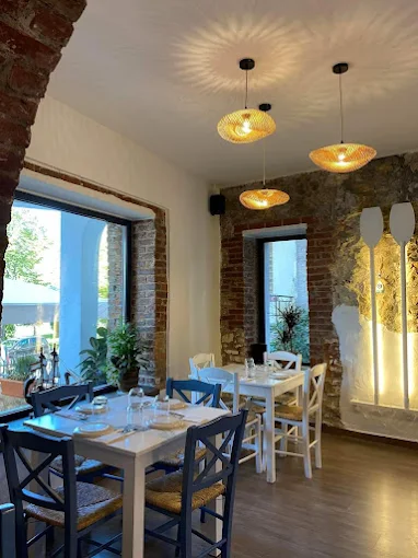 indoors - agkistri seafood restaurant kastoria