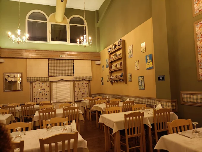 indoors - allotino tavern kastoria