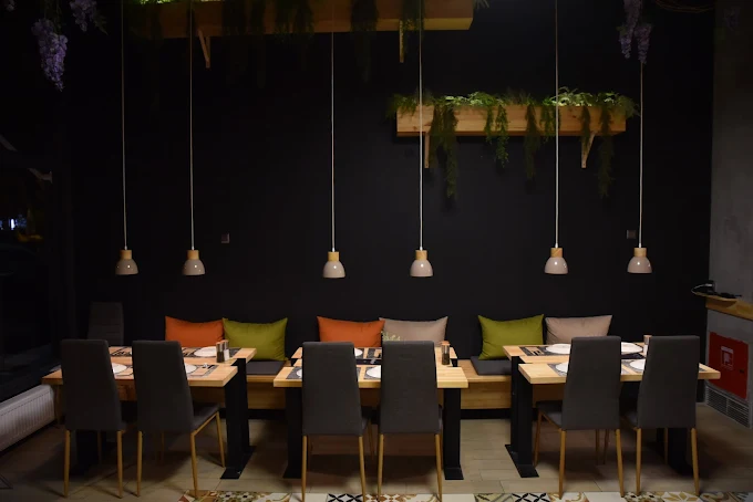 indoors - basilico pizzeria italian restaurant kastoria