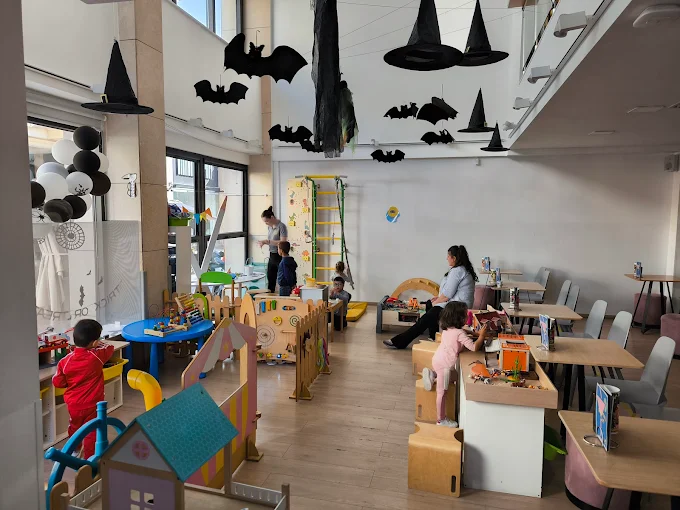 indoors - pica pica concept store xanthi 