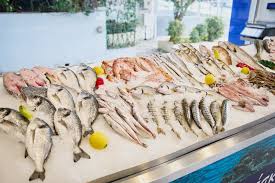 fresh fish  - o psaras tis oikogeneias