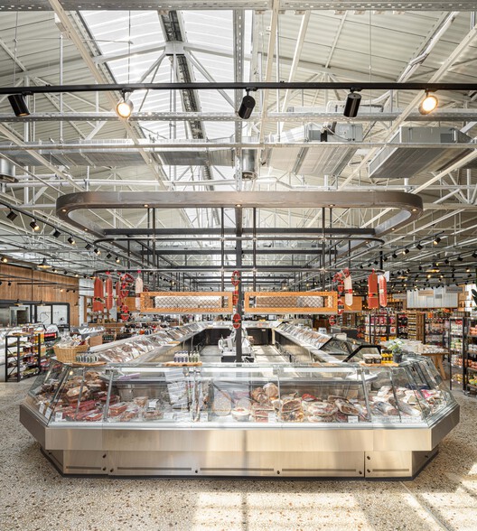 local products - Ergon Agora East