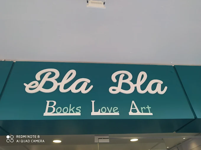 outdoors - bla bla book store larisa