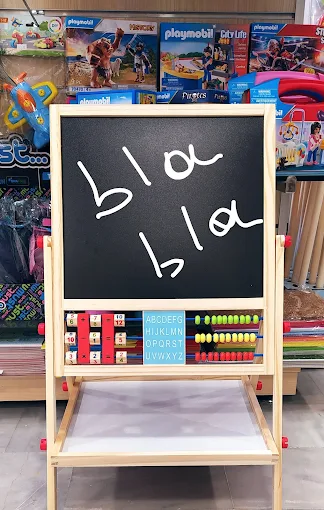 indoors  - bla bla book store larisa