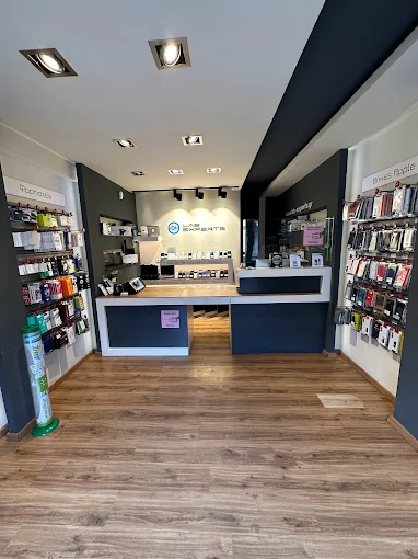 indoors  - lab experts tech store larisa