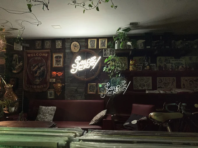 indoors - walk the line tattoo studio larisa