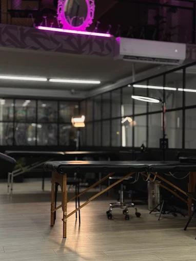 indoors - bloodlines tattoo studio larisa