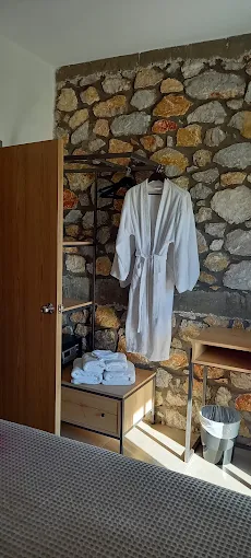 indoors  - comfort suites & rooms larisa