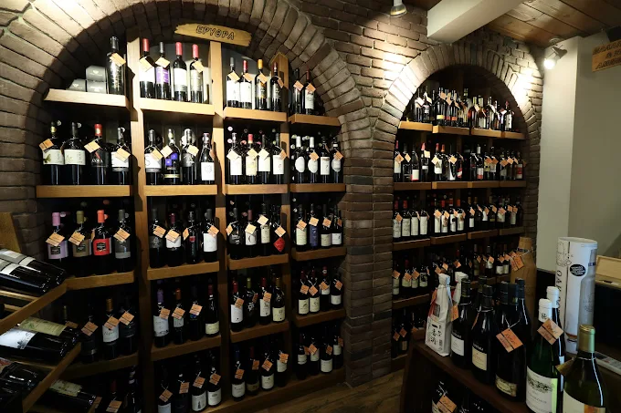 indoors  - cava rokos larisa