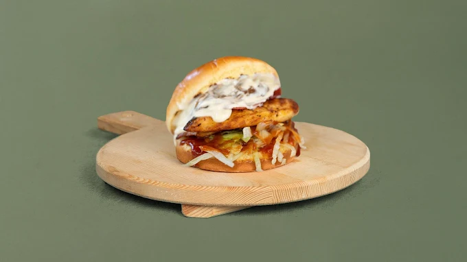 burger  - b&b Burgers & Burritos Bar larisa