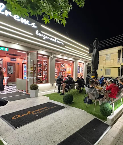 outdoors - andrew's burger larisa