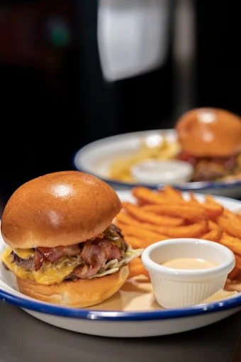 burgers - raw street burger larisa