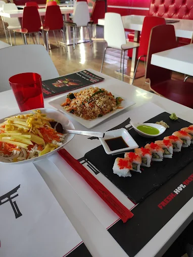 asian food  - bd rice noodles & sushi larisa