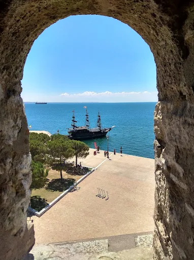 view  - lefkos pirgos