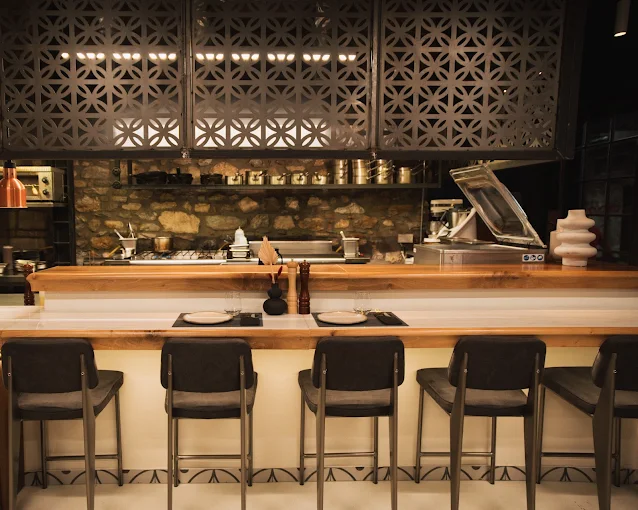 bar  - kovaltio restaurant larisa