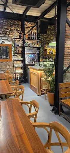 indoors  - kovaltio restaurant larisa