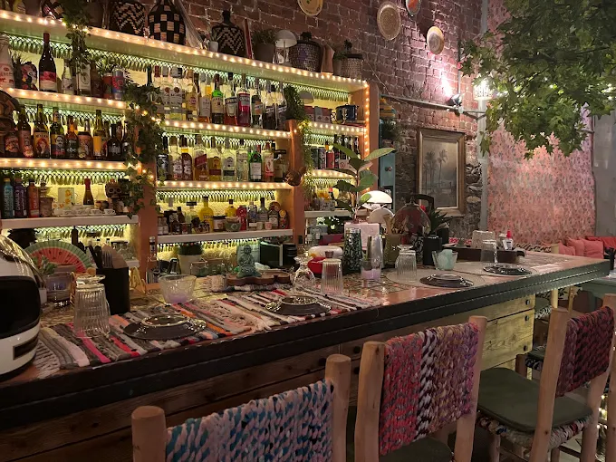 indoors - akamatra restaurant larisa