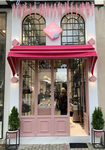 outdoors - Petit Amour Profiterol & More larisa