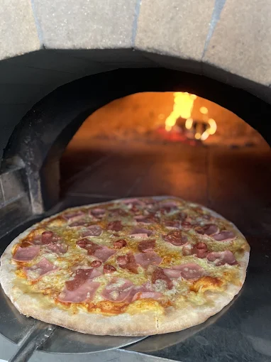 fire wood pizza  - pizzaRia larisa