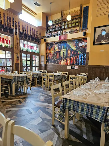 indoors  - makis 1974 bbq restaurant larisa